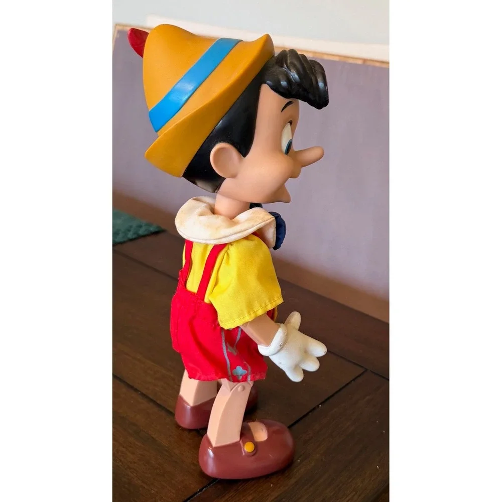 Vintage Disney Pinocchio Jointed Action Figure 9 Inch Vinyl Plastic Toy